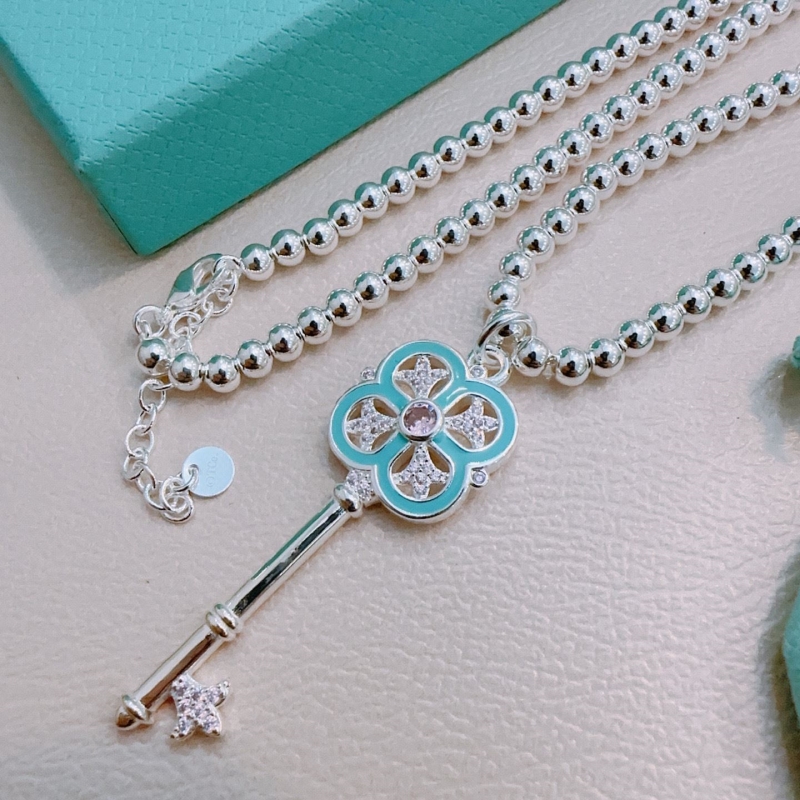 T*f*ny necklaces